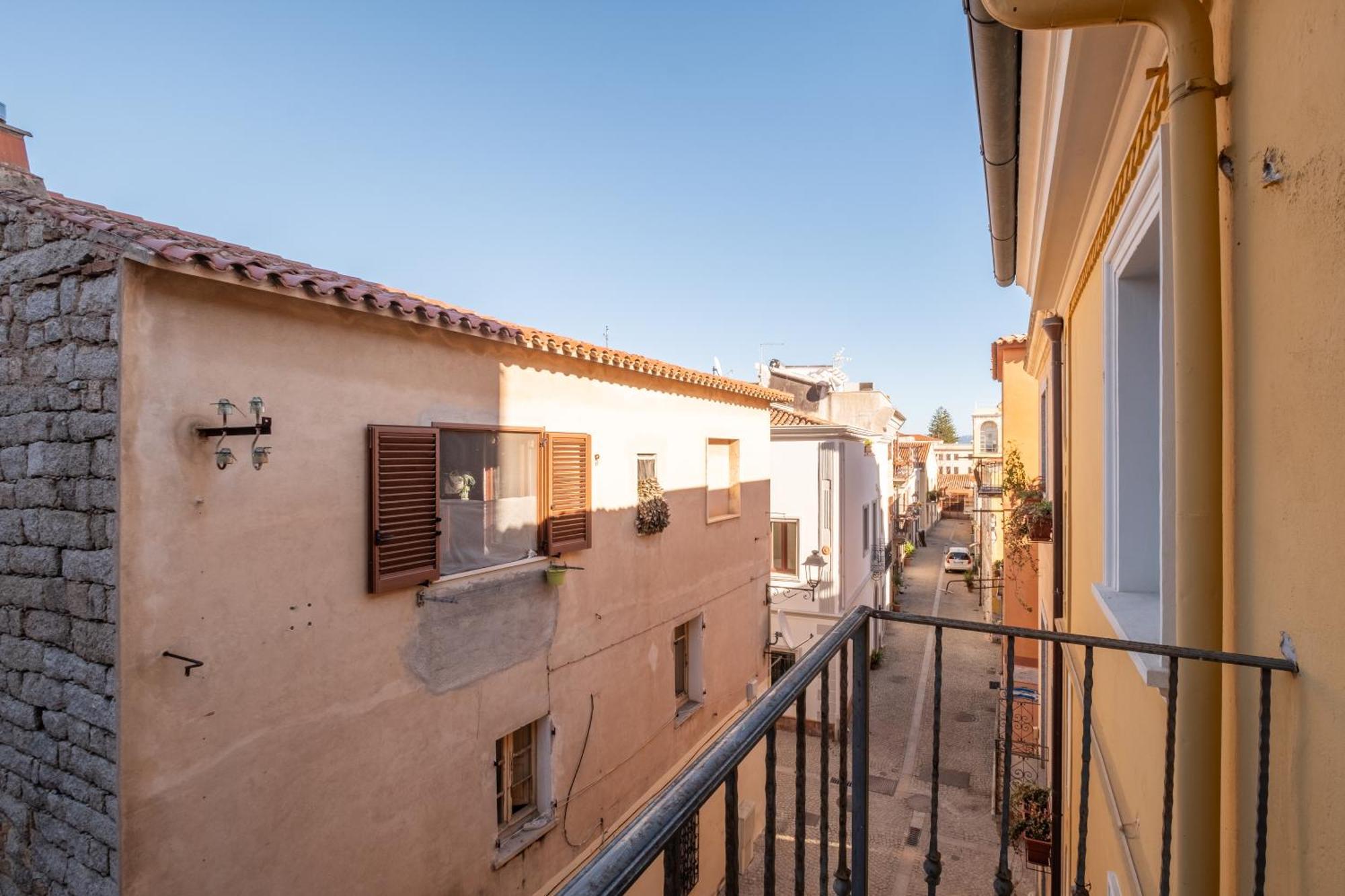 Gasthof Dimoras Dimore Nel Cuore Di Olbia